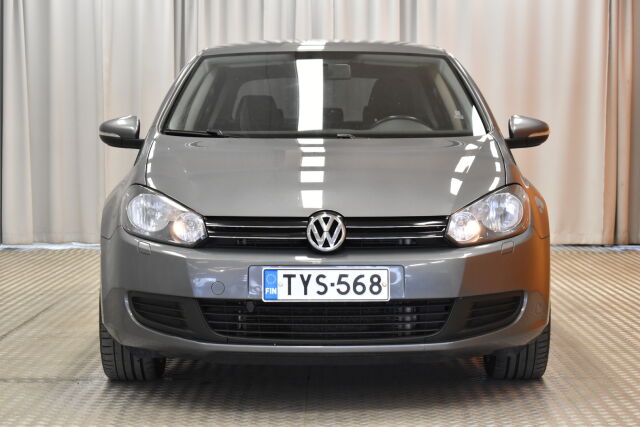 Harmaa Viistoperä, Volkswagen Golf – TYS-568