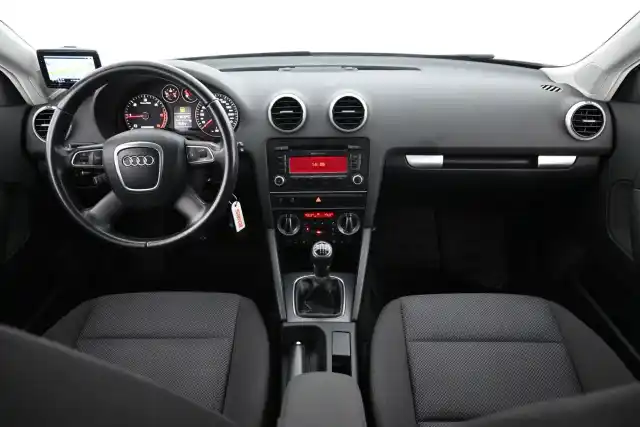 Valkoinen Viistoperä, Audi A3 – TYT-955