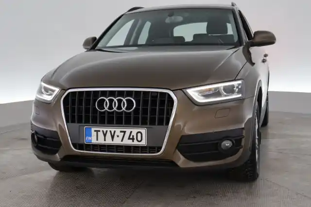 Ruskea (beige) Maastoauto, Audi Q3 – TYV-740