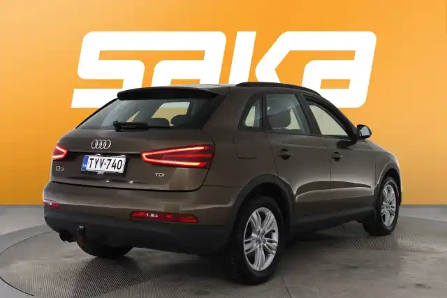 Ruskea (beige) Maastoauto, Audi Q3 – TYV-740