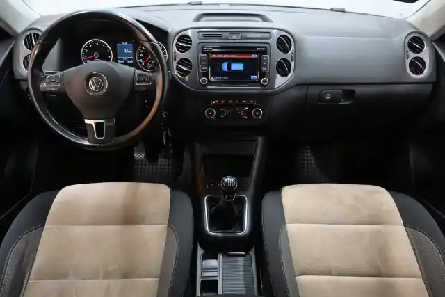 Musta Maastoauto, Volkswagen Tiguan – TYV-749