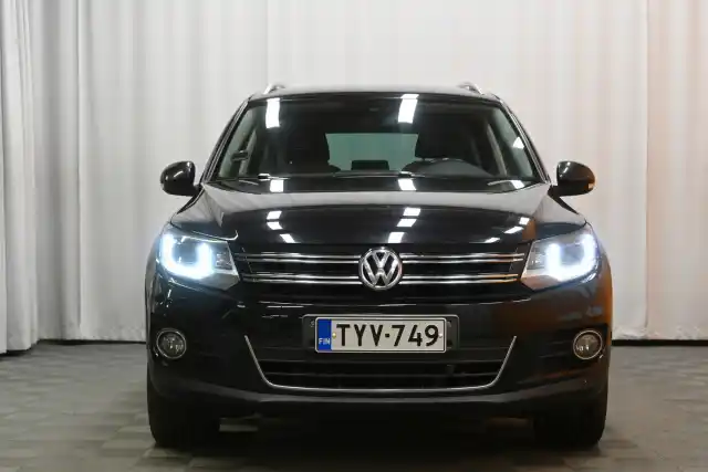 Musta Maastoauto, Volkswagen Tiguan – TYV-749