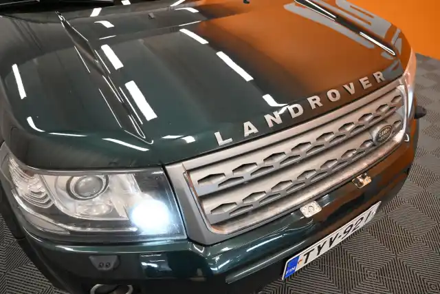 Vihreä Maastoauto, Land Rover Freelander – TYV-921