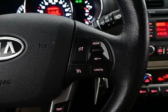 Ruskea Viistoperä, Kia Rio – TYX-564