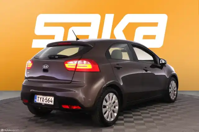 Ruskea Viistoperä, Kia Rio – TYX-564