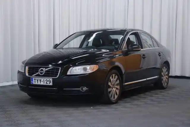 Musta Sedan, Volvo S80 – TYY-129