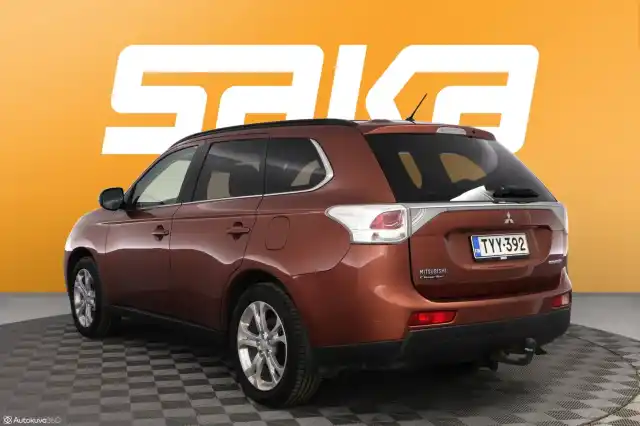 Ruskea Maastoauto, Mitsubishi Outlander – TYY-392