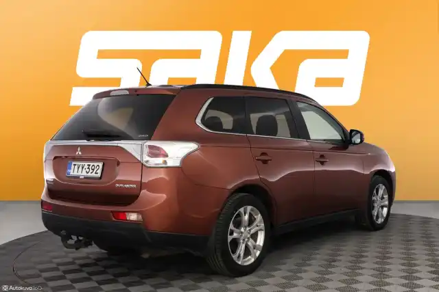 Ruskea Maastoauto, Mitsubishi Outlander – TYY-392
