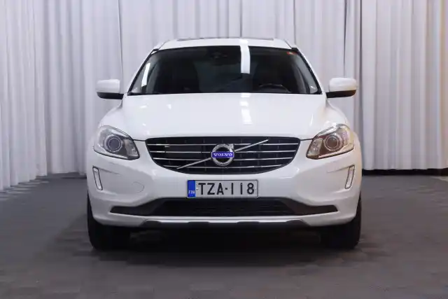 Valkoinen Maastoauto, Volvo XC60 – TZA-118