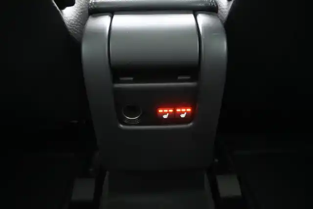 Valkoinen Maastoauto, Volvo XC60 – TZA-118