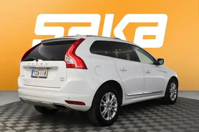 Valkoinen Maastoauto, Volvo XC60 – TZA-118
