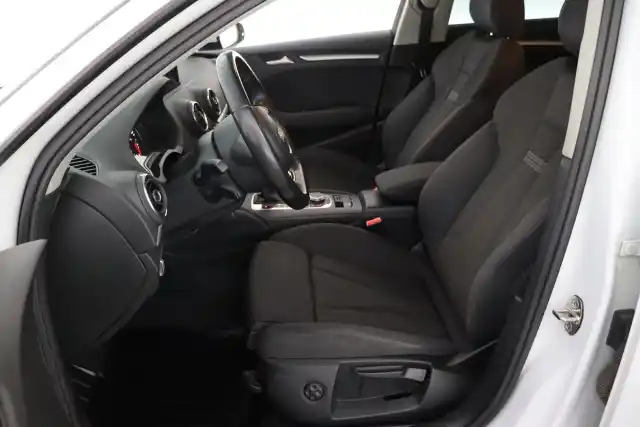 Valkoinen Viistoperä, Audi A3 – TZB-352
