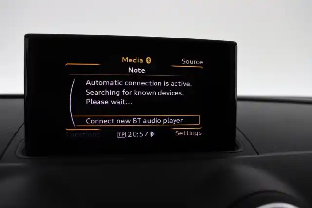Valkoinen Viistoperä, Audi A3 – TZB-352
