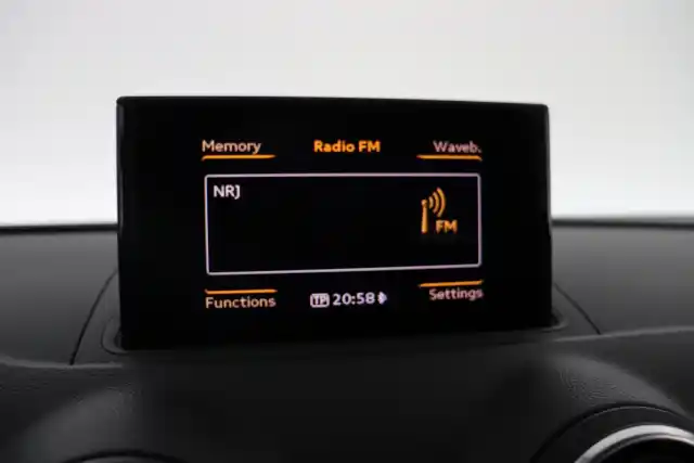 Valkoinen Viistoperä, Audi A3 – TZB-352