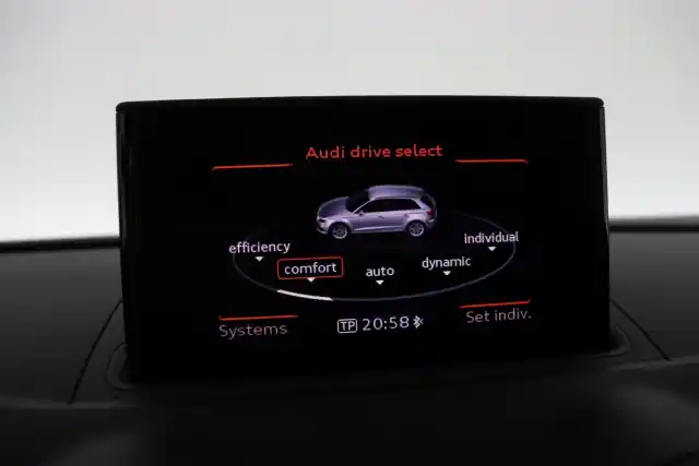 Valkoinen Viistoperä, Audi A3 – TZB-352