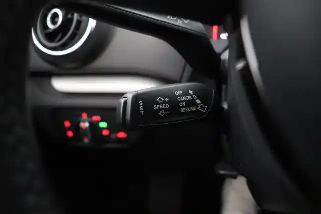 Valkoinen Viistoperä, Audi A3 – TZB-352