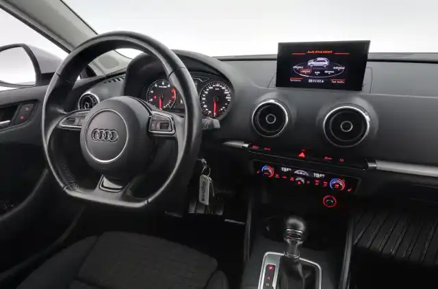 Valkoinen Viistoperä, Audi A3 – TZB-352