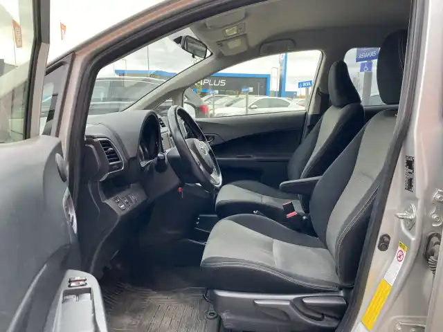 Hopea Tila-auto, Toyota Verso-S – TZC-989