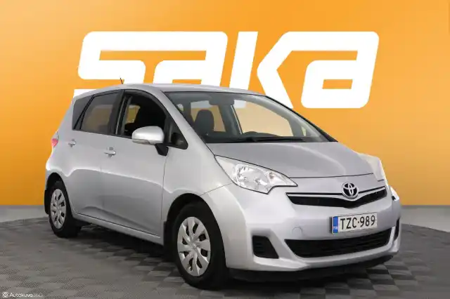 Hopea Tila-auto, Toyota Verso-S – TZC-989