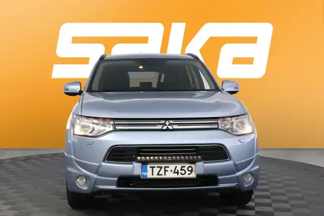 Sininen Maastoauto, Mitsubishi Outlander PHEV – TZF-459