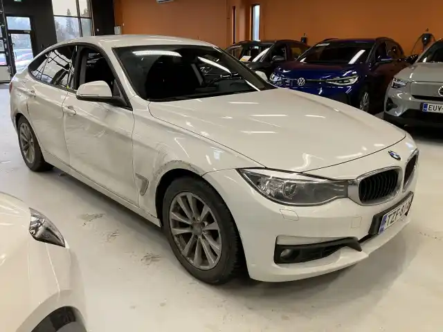 Valkoinen Sedan, BMW 320 Gran Turismo – TZF-814