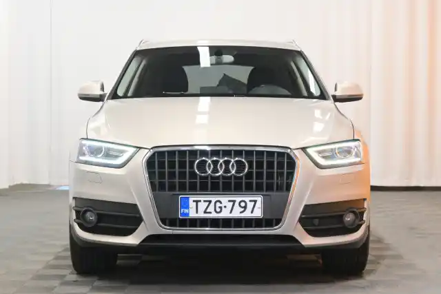 Ruskea Maastoauto, Audi Q3 – TZG-797