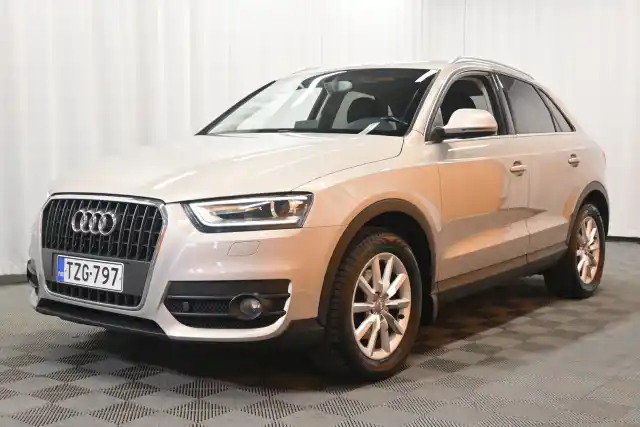 Ruskea Maastoauto, Audi Q3 – TZG-797