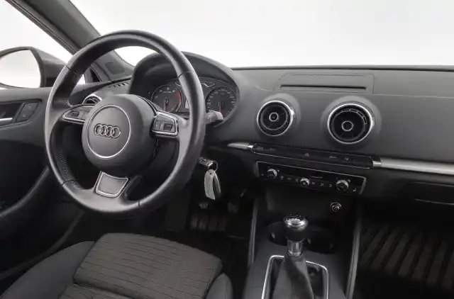 Harmaa Viistoperä, Audi A3 – TZG-824