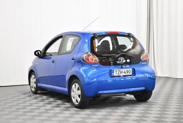 Sininen Viistoperä, Toyota AYGO – TZH-490