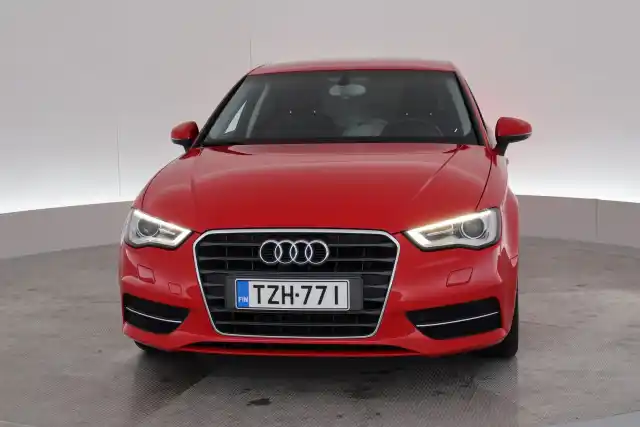 Punainen Viistoperä, Audi A3 – TZH-771