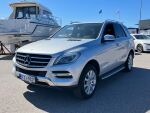 Harmaa Maastoauto, Mercedes-Benz ML – TZI-922, kuva 2
