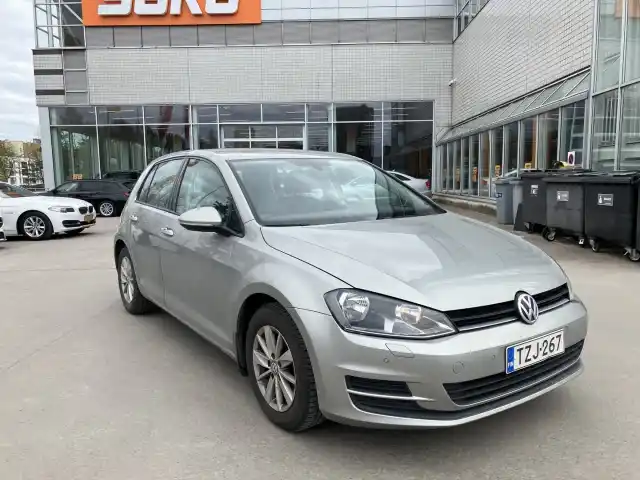 Harmaa Viistoperä, Volkswagen Golf – TZJ-267
