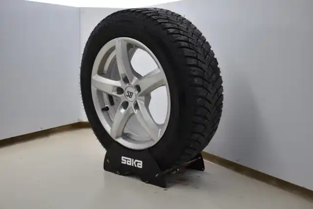 Musta Farmari, Audi A4 – TZK-655