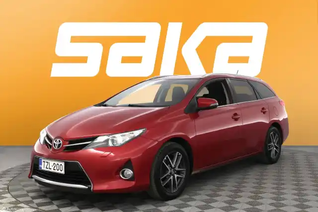 Punainen Farmari, Toyota Auris – TZL-200