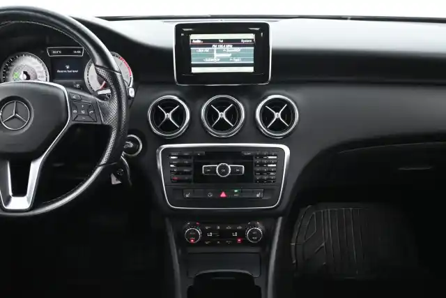 Musta Viistoperä, Mercedes-Benz A – TZL-272