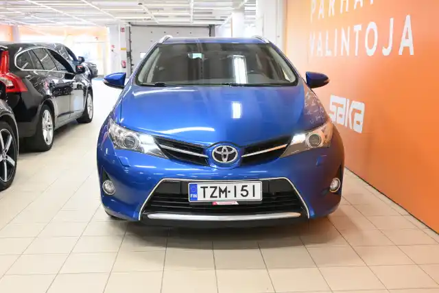 Sininen Farmari, Toyota Auris – TZM-151