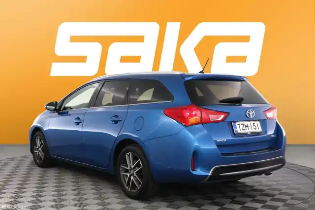 Sininen Farmari, Toyota Auris – TZM-151