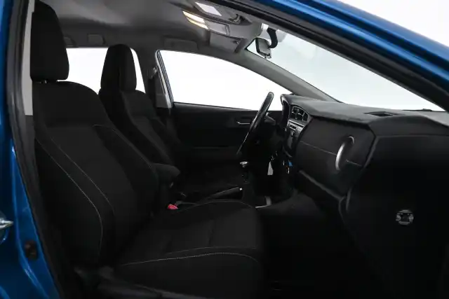 Sininen Farmari, Toyota Auris – TZM-151