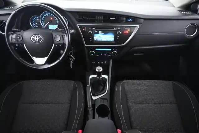 Sininen Farmari, Toyota Auris – TZM-151