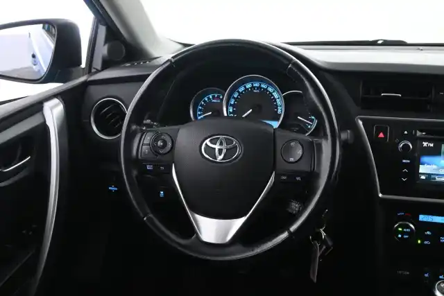 Sininen Farmari, Toyota Auris – TZM-151