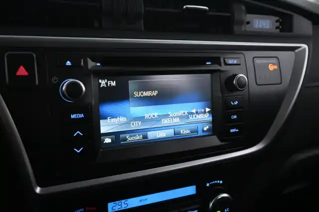 Sininen Farmari, Toyota Auris – TZM-151