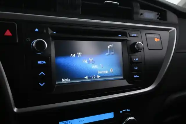Sininen Farmari, Toyota Auris – TZM-151