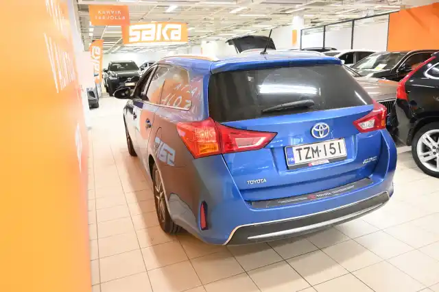 Sininen Farmari, Toyota Auris – TZM-151
