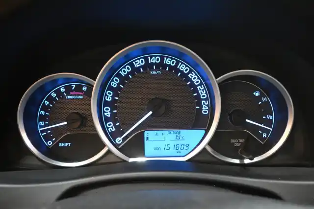 Sininen Farmari, Toyota Auris – TZM-151