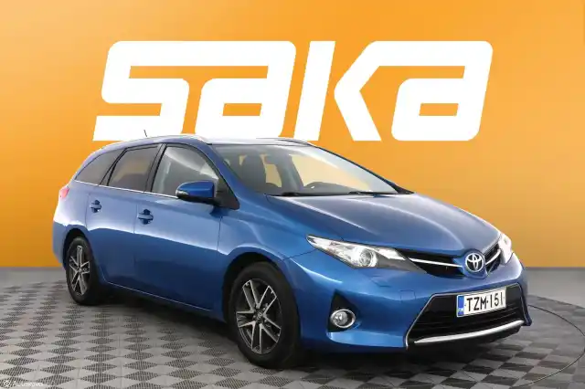 Sininen Farmari, Toyota Auris – TZM-151