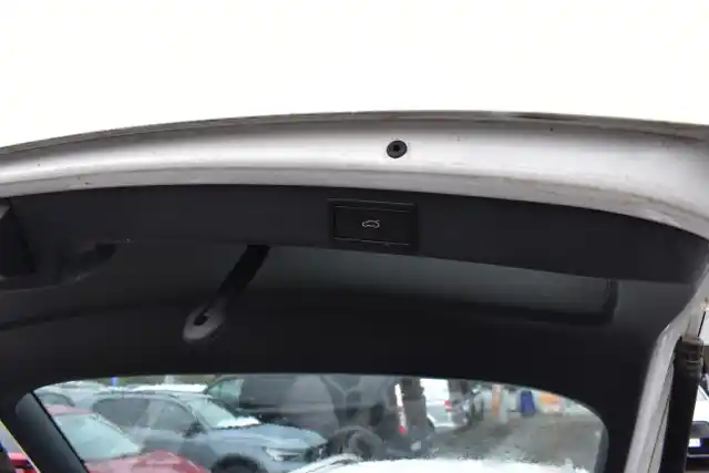 Valkoinen Farmari, Skoda Octavia – TZN-303
