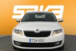 Valkoinen Viistoperä, Skoda Octavia – TZN-332, kuva 2
