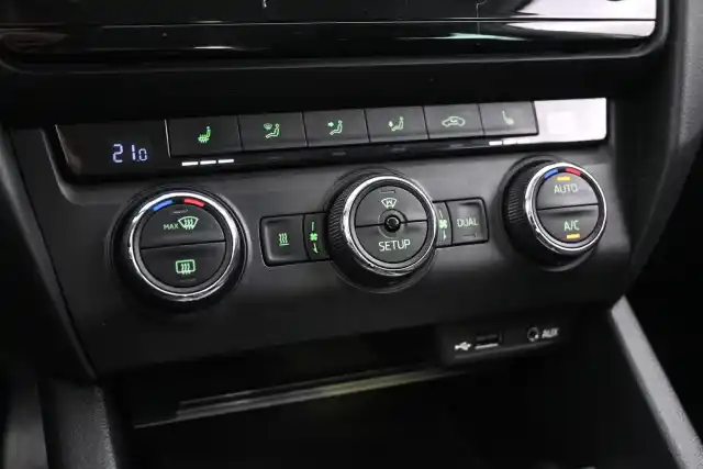 Valkoinen Viistoperä, Skoda Octavia – TZN-332