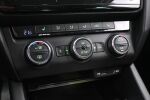 Valkoinen Viistoperä, Skoda Octavia – TZN-332, kuva 20