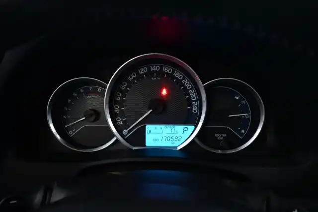 Punainen Farmari, Toyota Auris – TZN-596